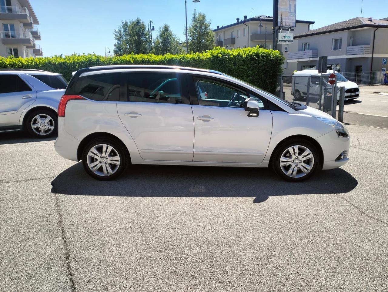 Peugeot 5008 2.0 HDi 150CV Allure 7 POSTI