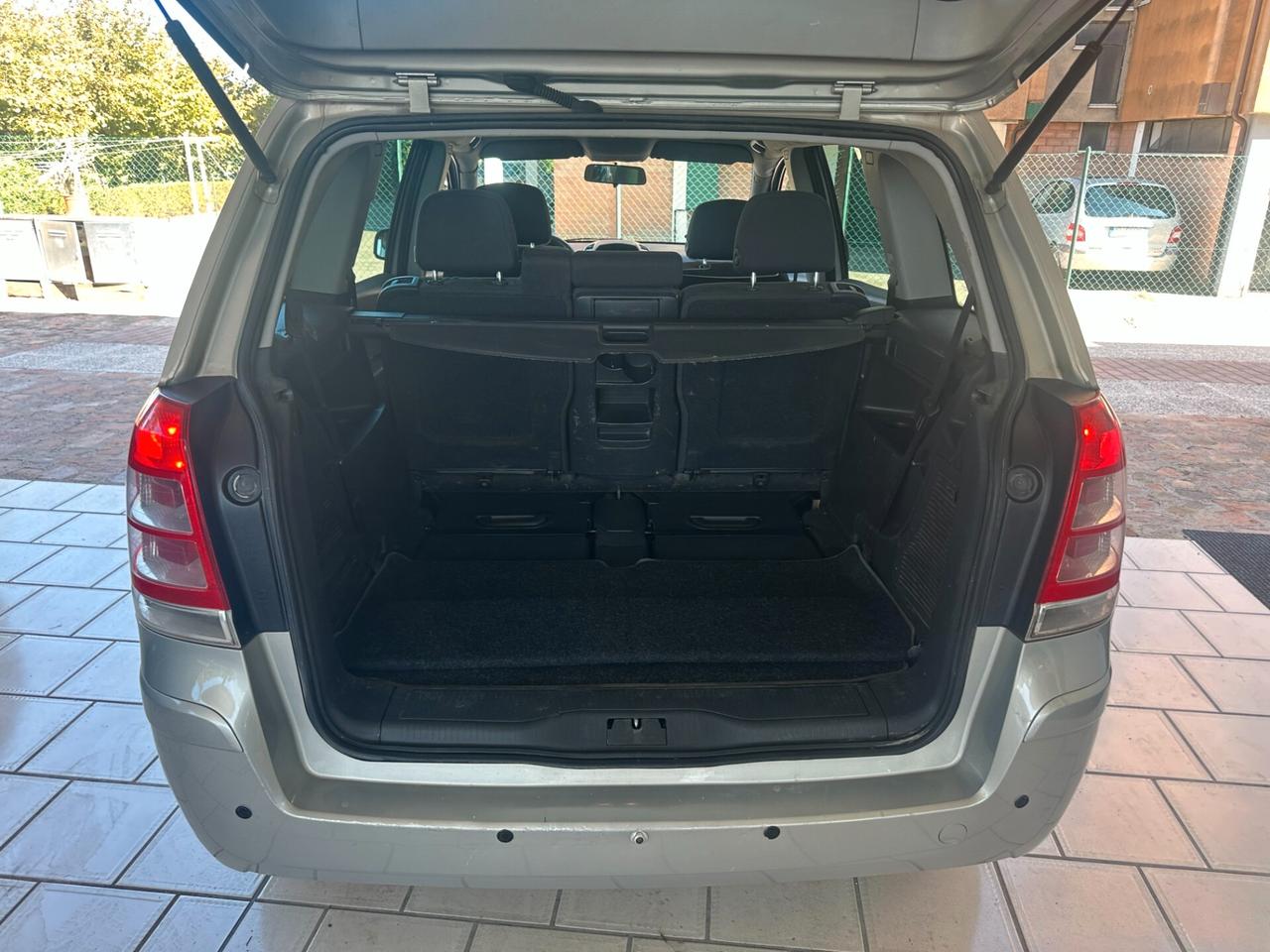 Opel Zafira 1.8 GPL 7 POSTI