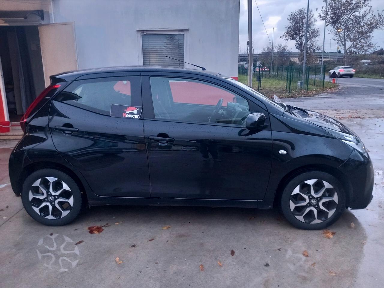 Toyota Aygo 1.0 VVT-i 72 CV 5 porte x-play MMT