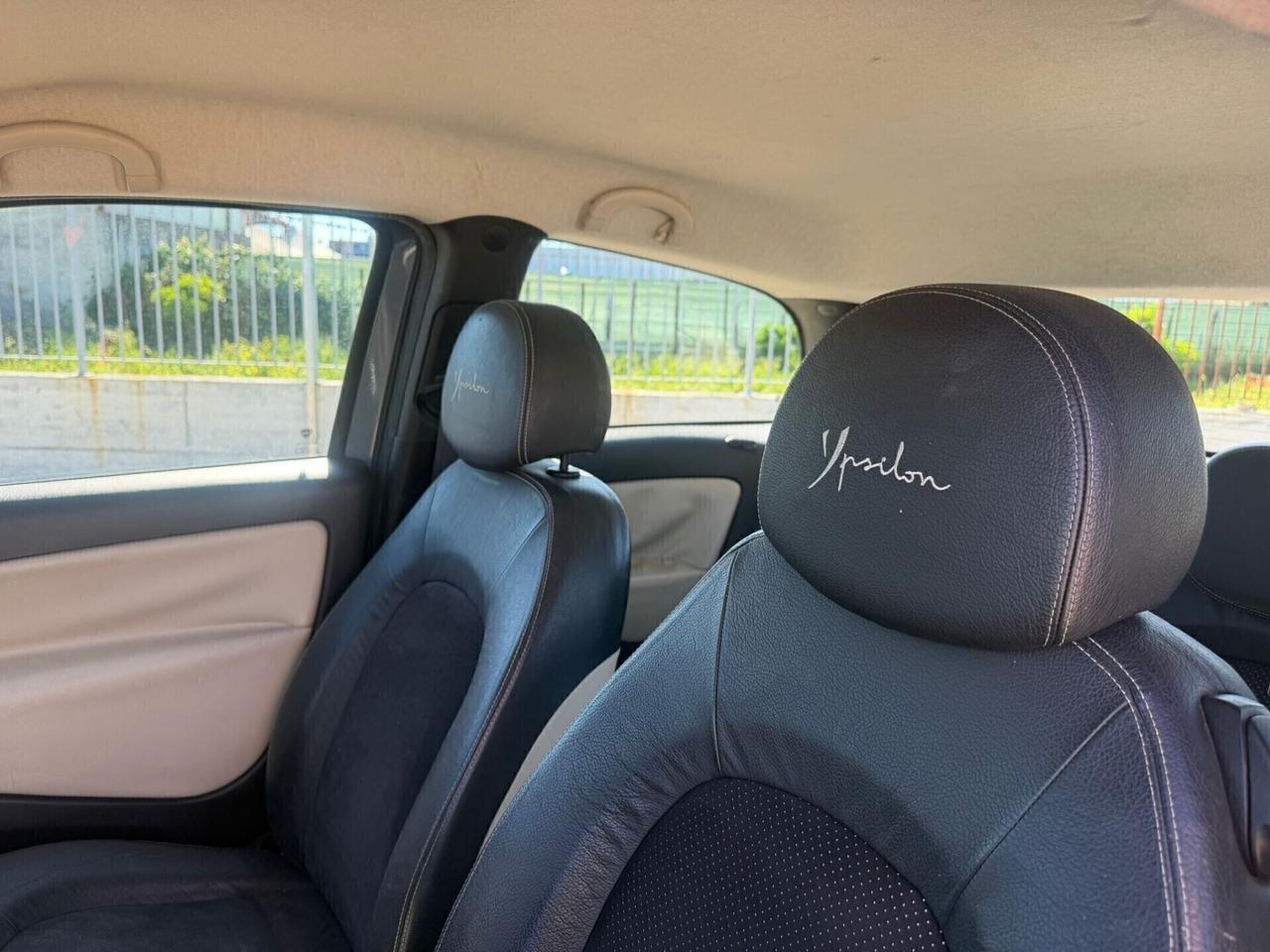 Lancia Ypsilon 1.2 69 CV Argento