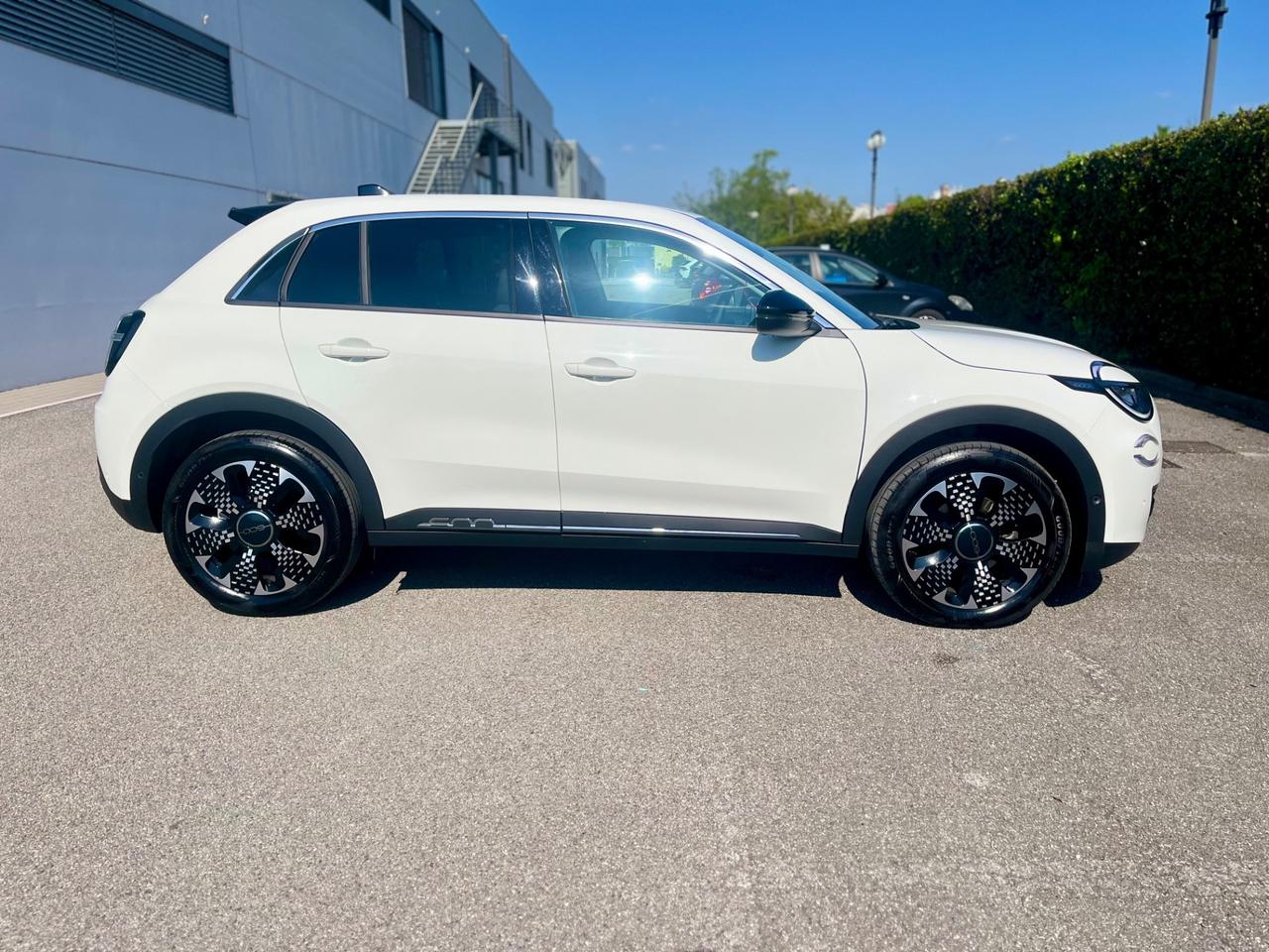 Fiat 600 Hybrid 136 CV DCT MHEV La Prima