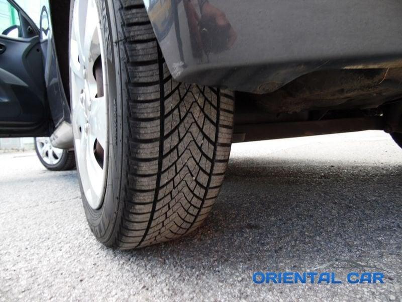 Hyundai i10 i10 1.1 12V Comfort MOLTO BELLA TAGLIANDATA