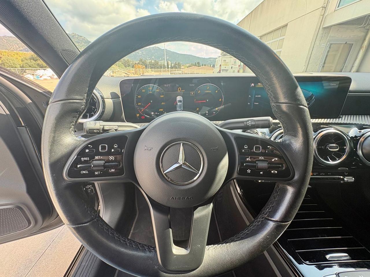 Mercedes-Benz A 180 D Sport Night Edition #10010