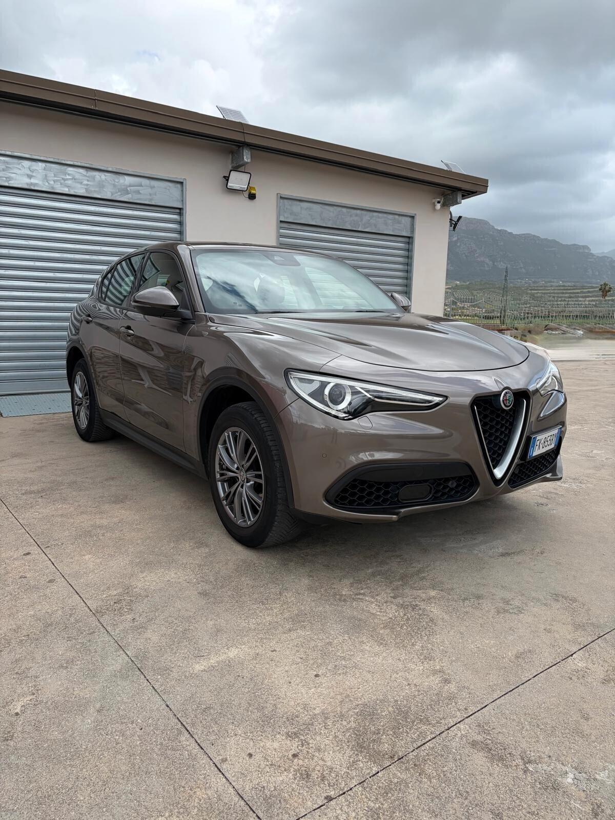 Alfa Romeo Stelvio 2.0 Turbo 200 CV AT8 Q4 Super
