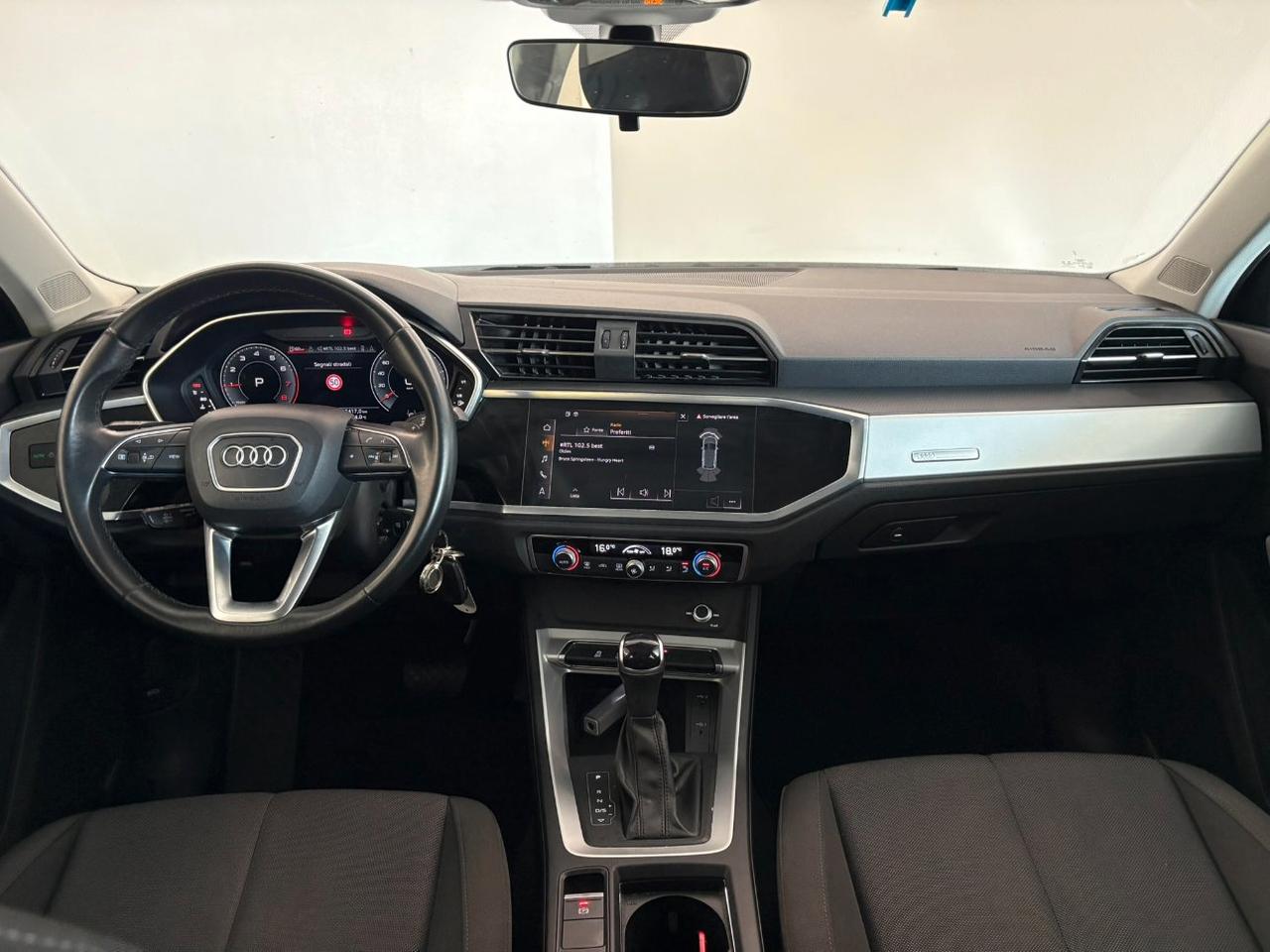 Audi Q3 35 1.5 tfsi mhev s-tronic