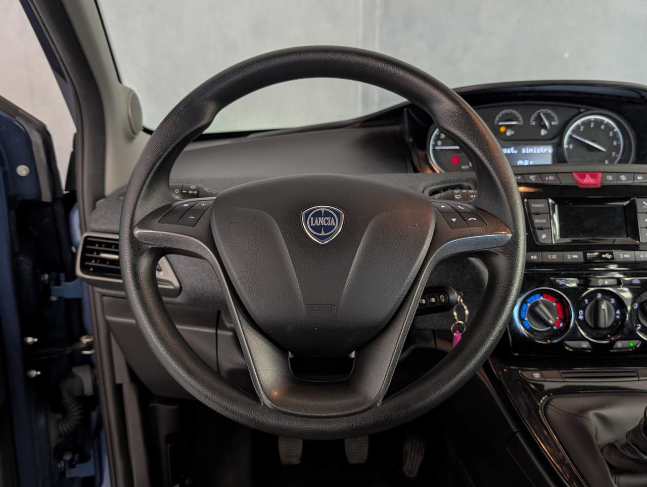 Lancia Ypsilon 1.0 Hybrid 70cv Silver