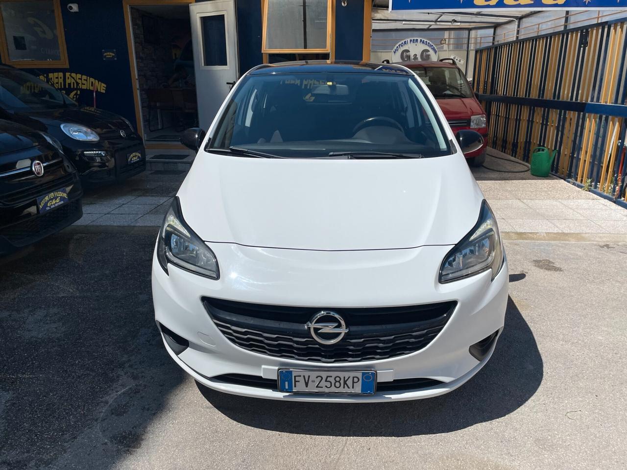 Opel Corsa 1.2 5 porte Black Edition