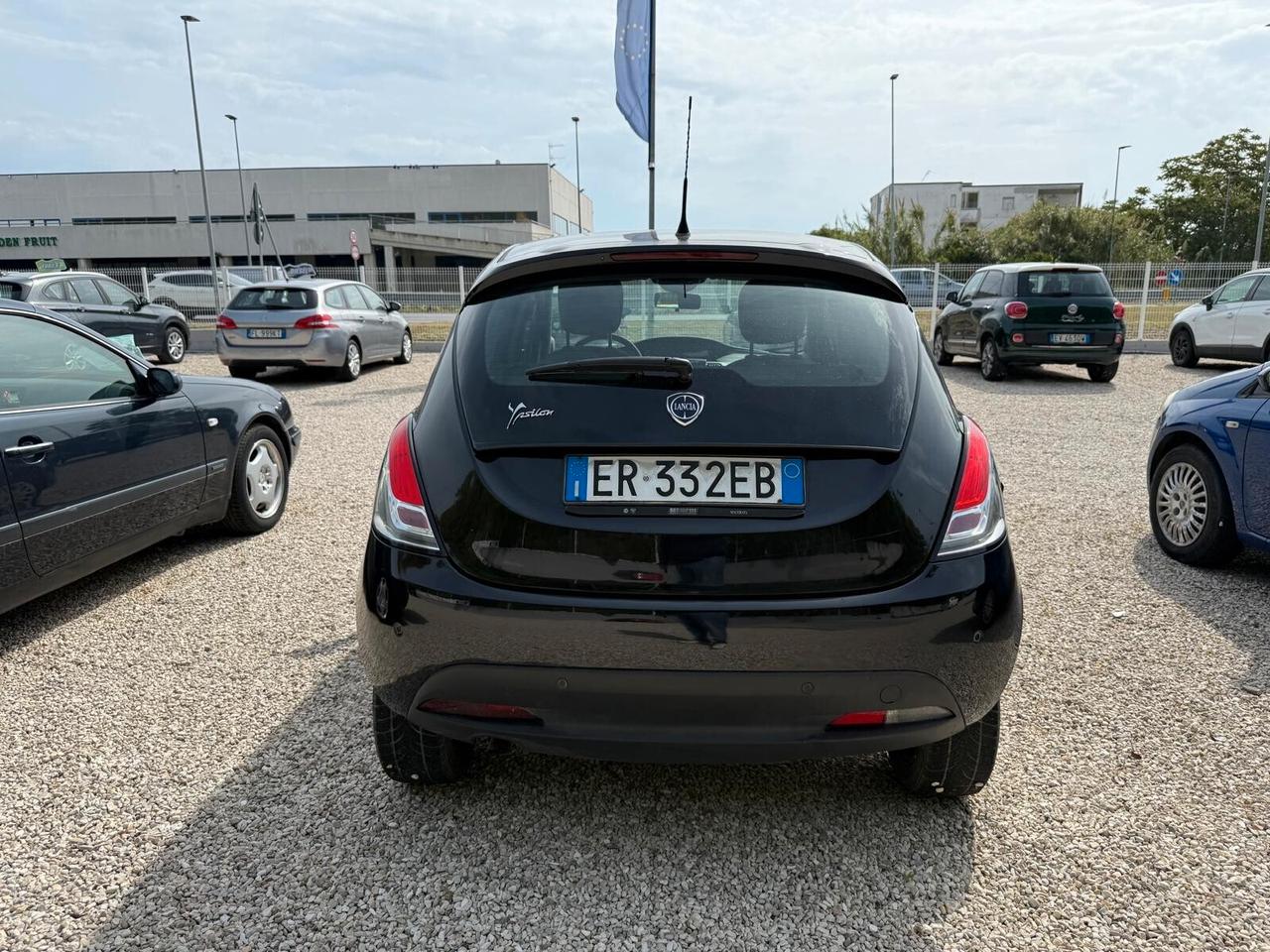 Lancia Ypsilon 0.9 TwinAir 85 CV 5 porte Metano Ecochic Gold