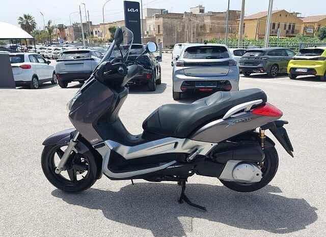 Yamaha XMAX 250