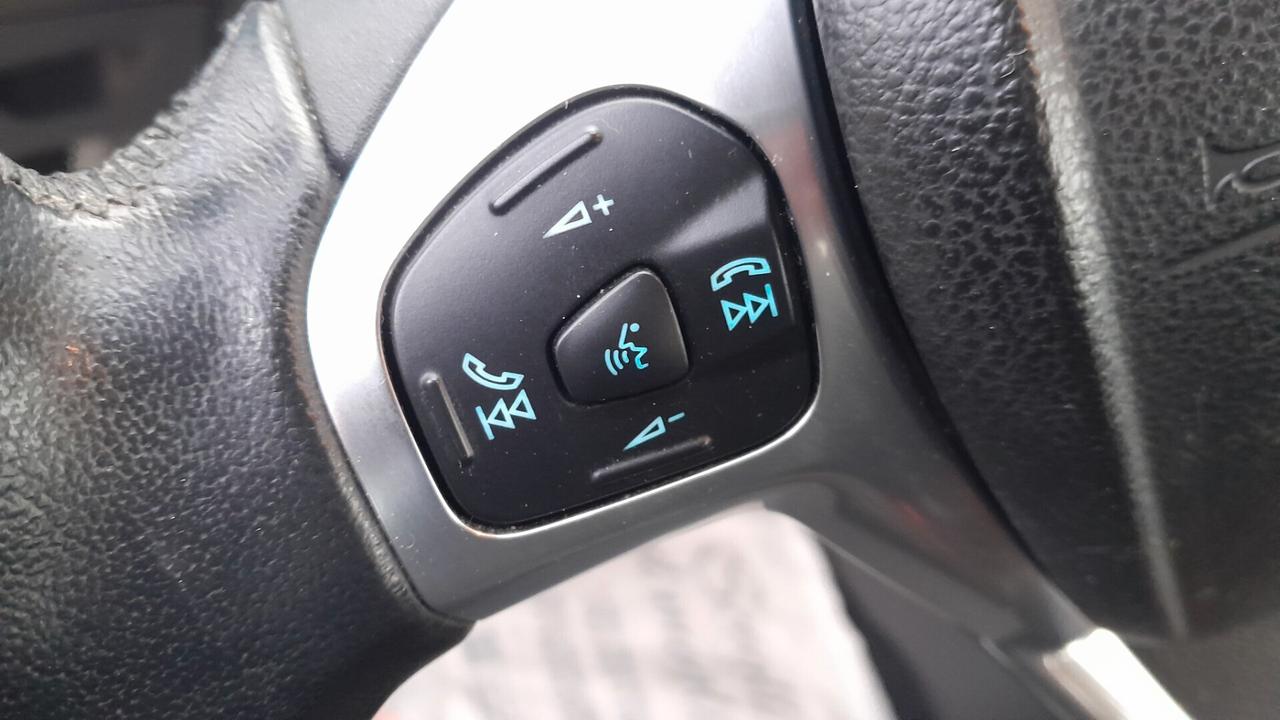 Ford Fiesta 1.4 5p. Bz.- GPL Titanium