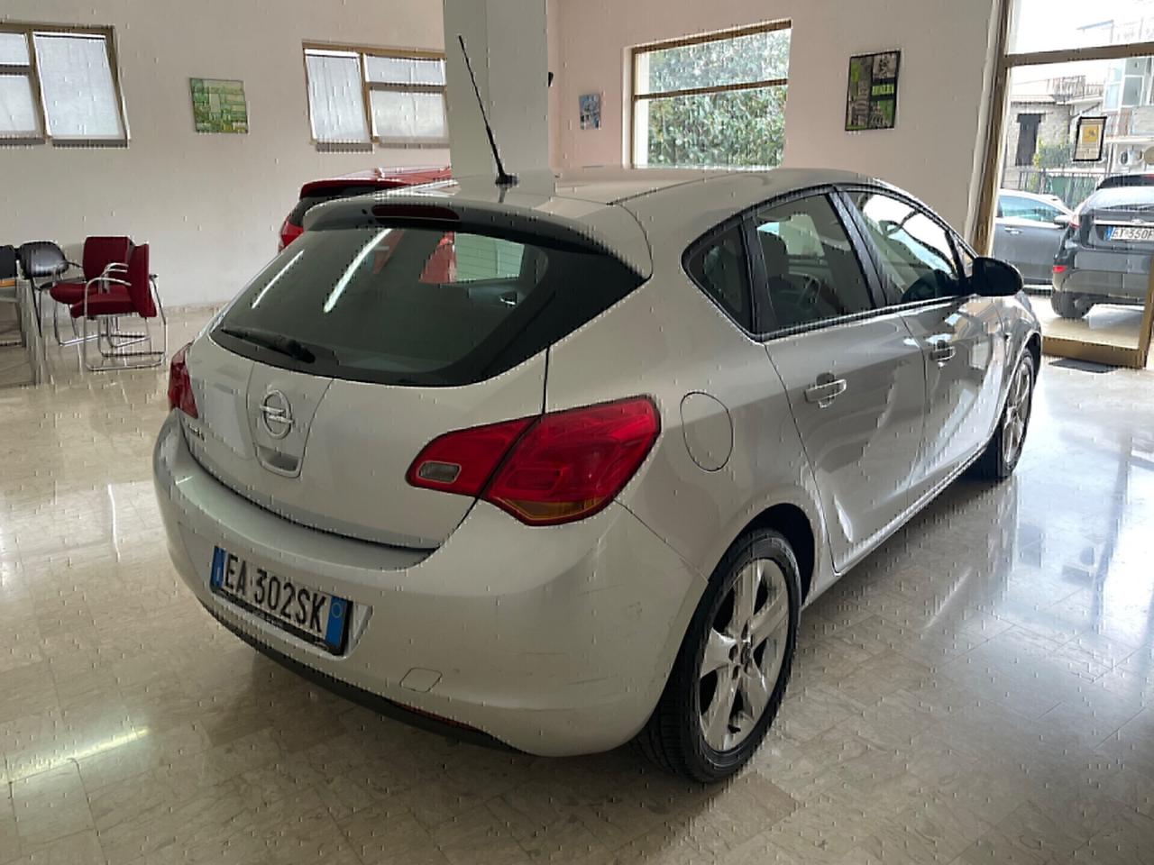 OPEL ASTRA 1.4 100 CV 5 PORTE COSMO