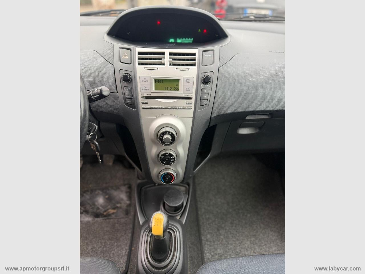 TOYOTA Yaris 1.4 D-4D 5p. Sol