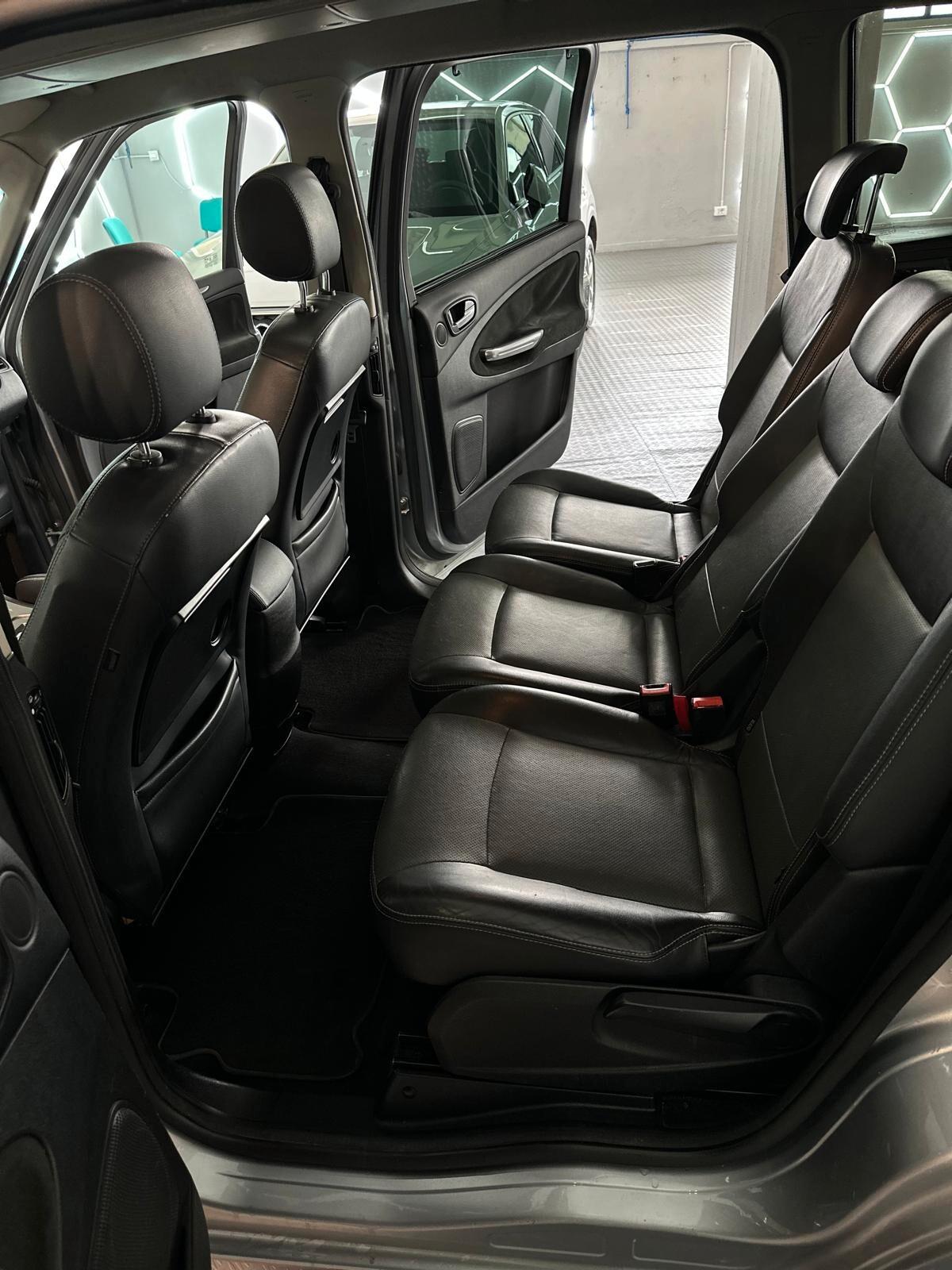 Ford Galaxy 2.2 TDCi 175 CV Ghia DPF