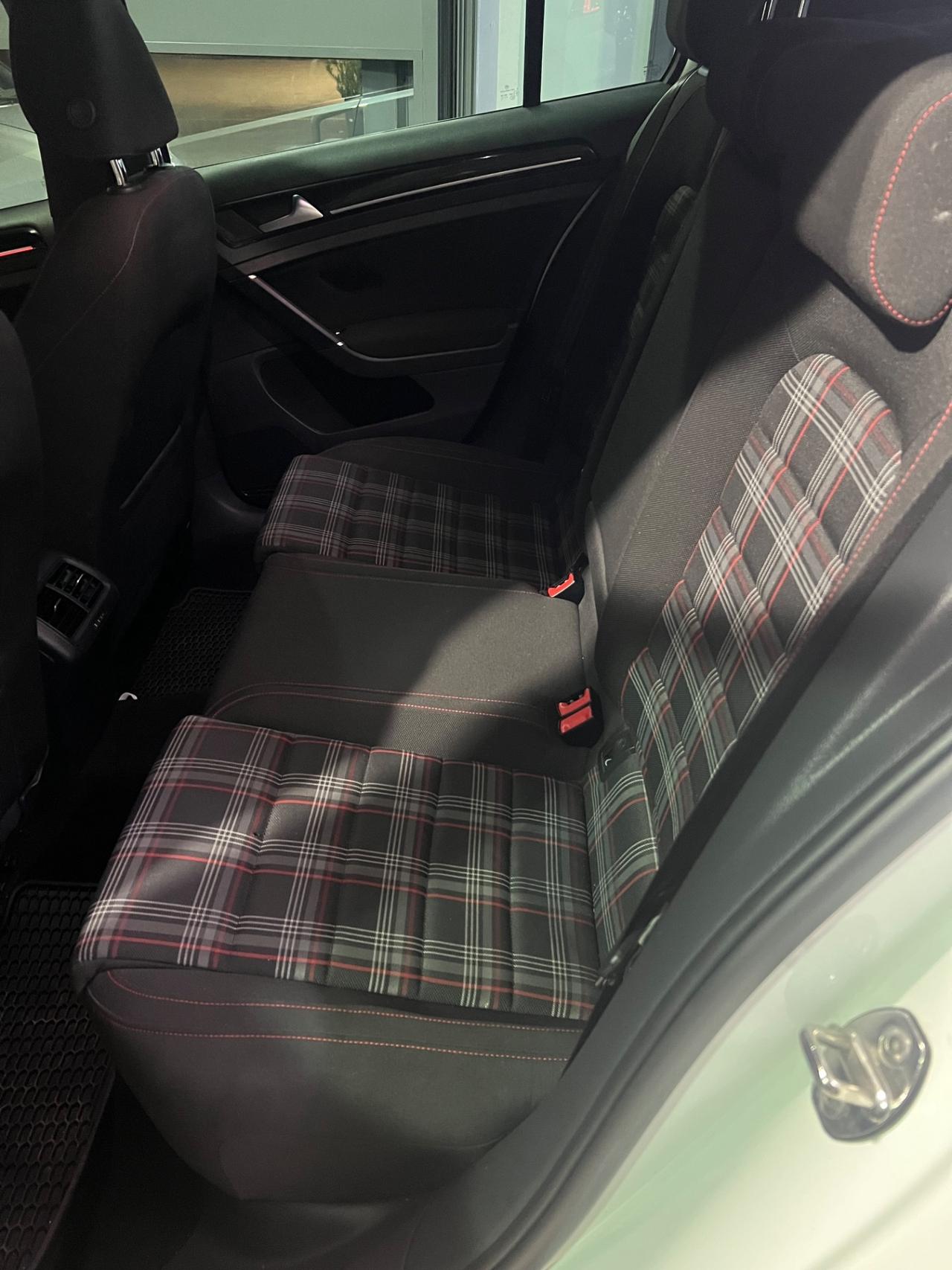 Volkswagen Golf GTI 350 CV Performance 2.0 TSI DSG 5p.