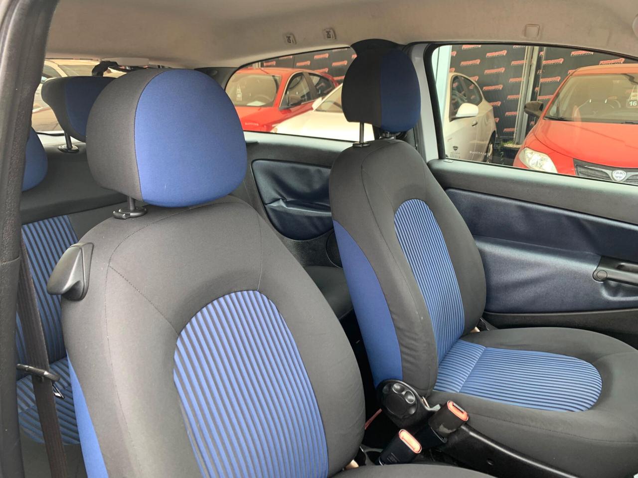 Lancia Ypsilon 1.3 MJT 75 CV Argento