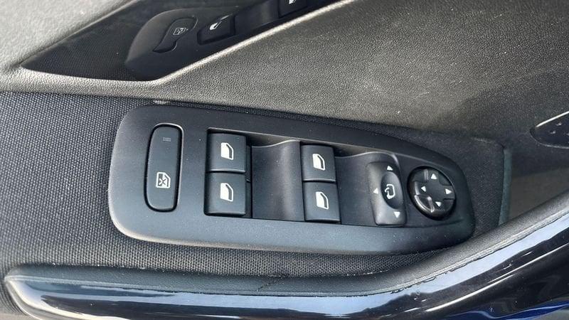 Peugeot 2008 1.5 BlueHDi Signature S&S