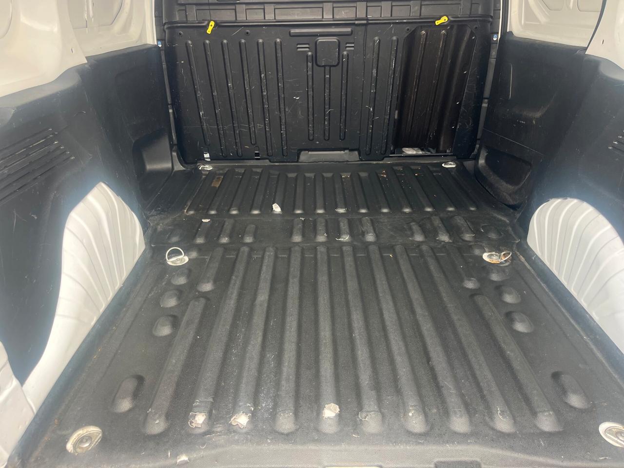 Opel COMBO 1.6 DIESEL KW 75,CV 102 3 POSTI