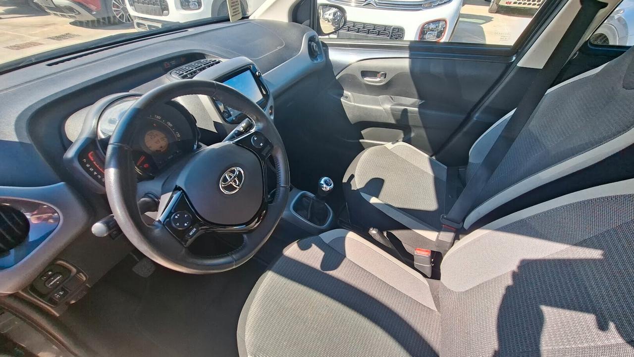 Toyota Aygo Connect 1.0 VVT-i 72 CV 5 porte 2021