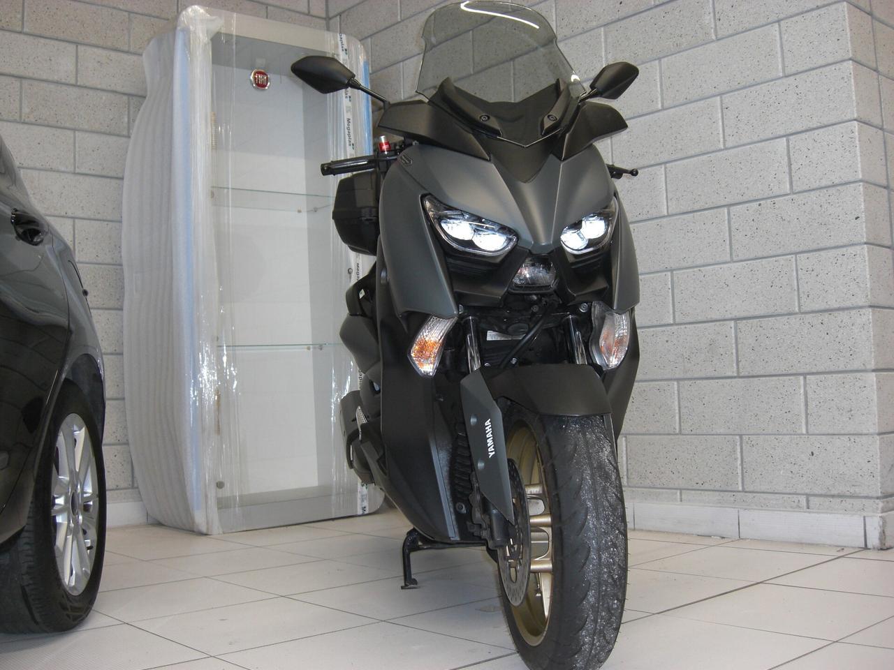 Yamaha X-Max 300 tech max