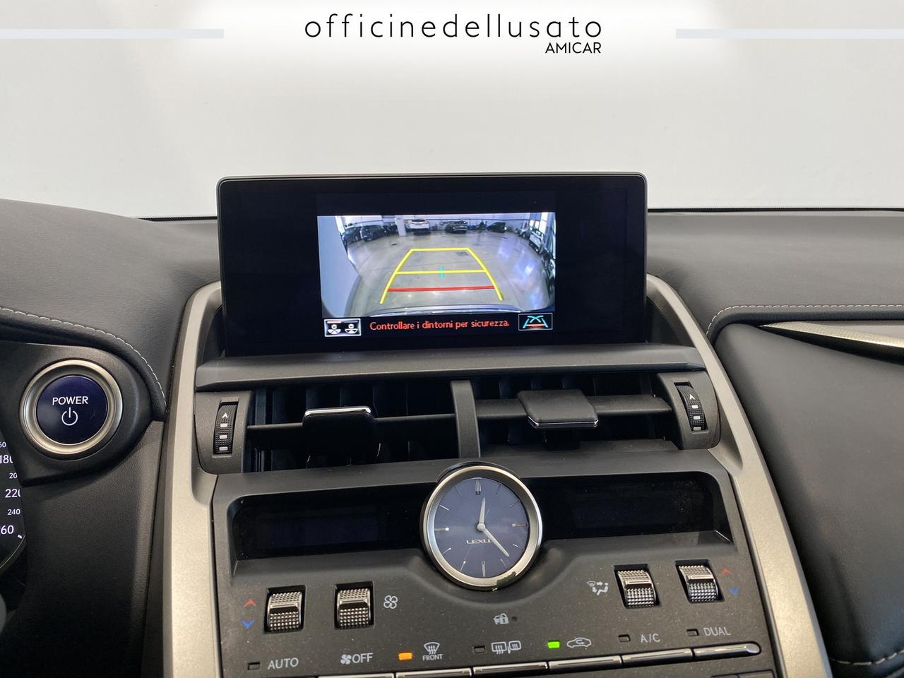 Lexus NX 300 2.5 hybrid premium 4wd cvt