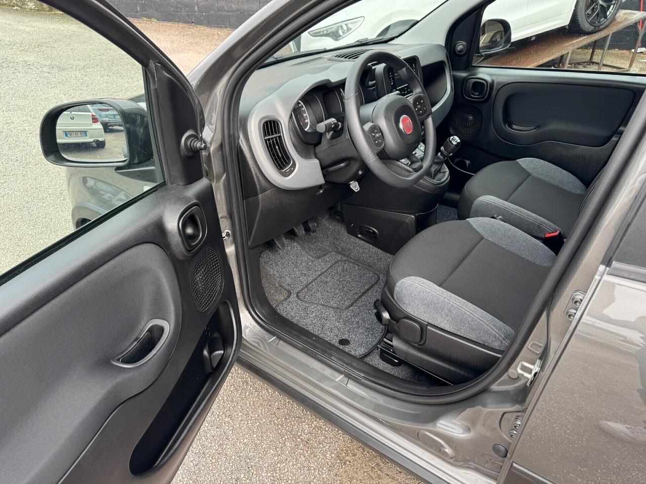 Fiat Panda 1.0 Lounge S&S Hybrid Red