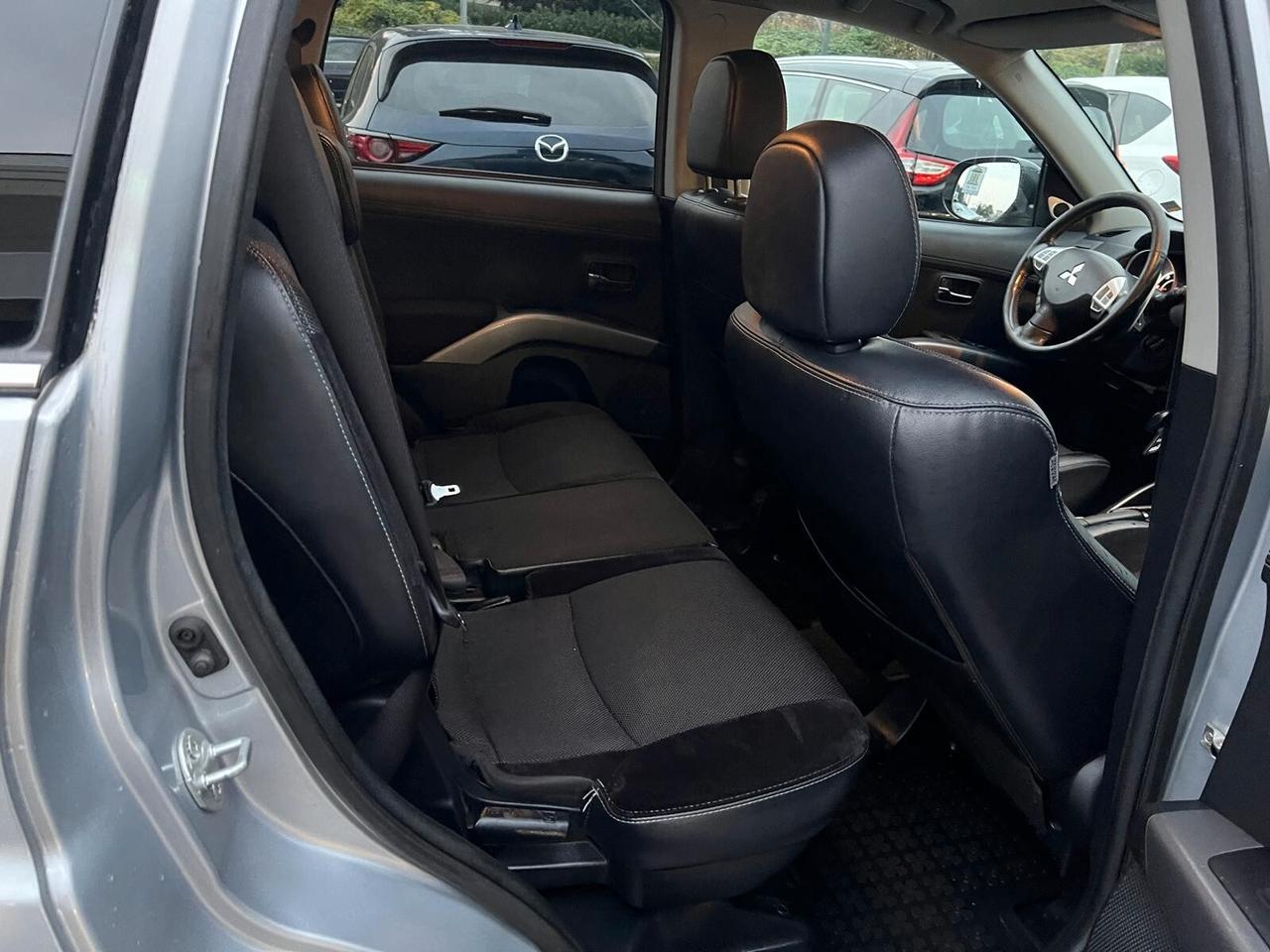 Mitsubishi Outlander 2.2 DI-D TC-SST Instyle DPF 7p