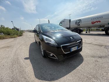 Peugeot 5008 1.6 HDi 115CV Business