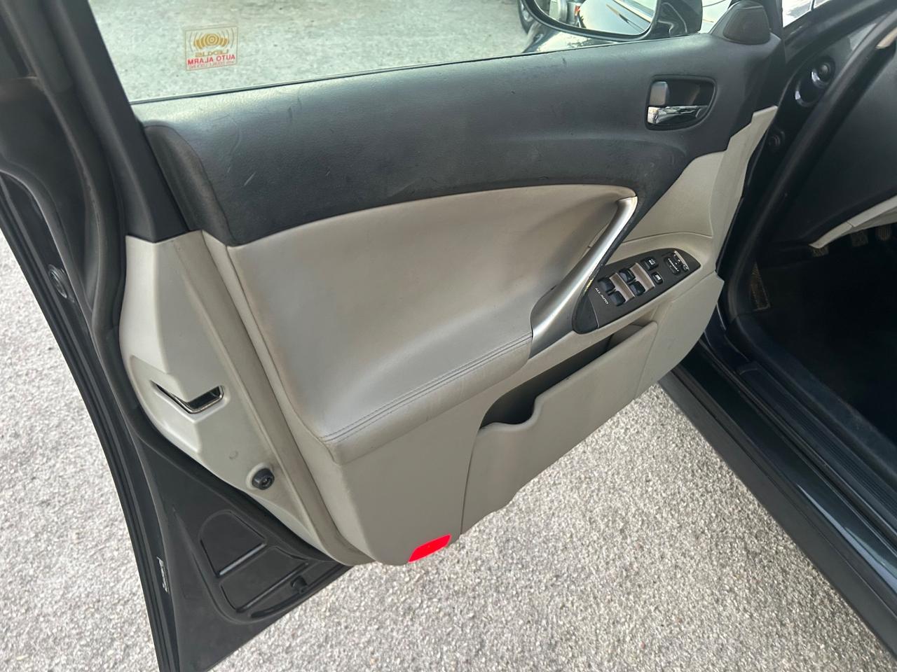 Lexus IS 220d 2.2 16V Luxury