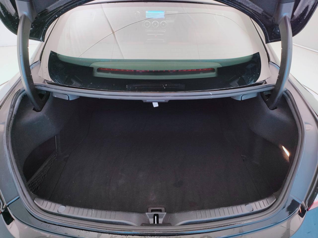 Mercedes-Benz Classe C-C205 2018 Coupe - C Coupe 220 d Premium 4matic auto