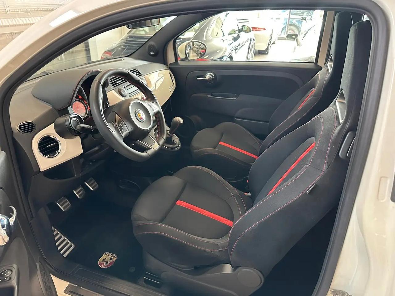 Abarth 500 1.4 Turbo 135CV • Cerchi 17’’ • Bi-Xeno • Navi