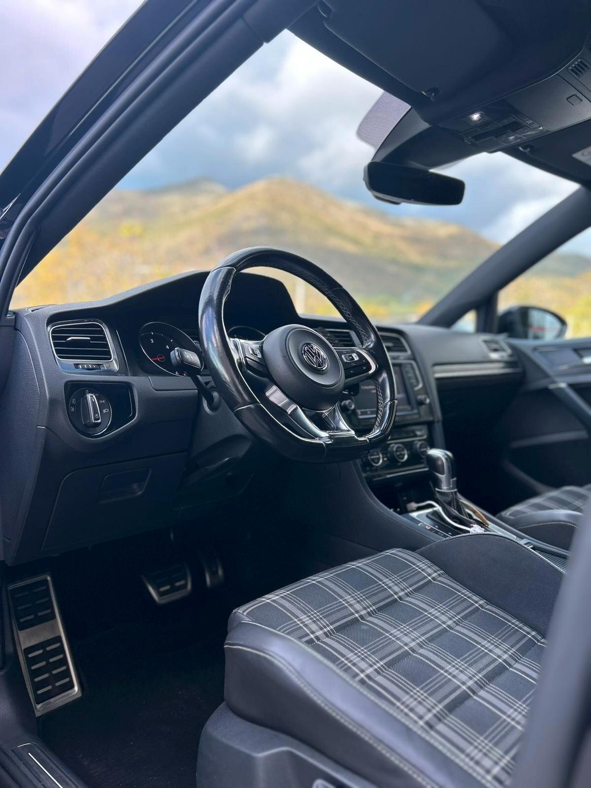 Volkswagen Golf GTD 2.0 TDI DSG 5P BlueMotion Technology