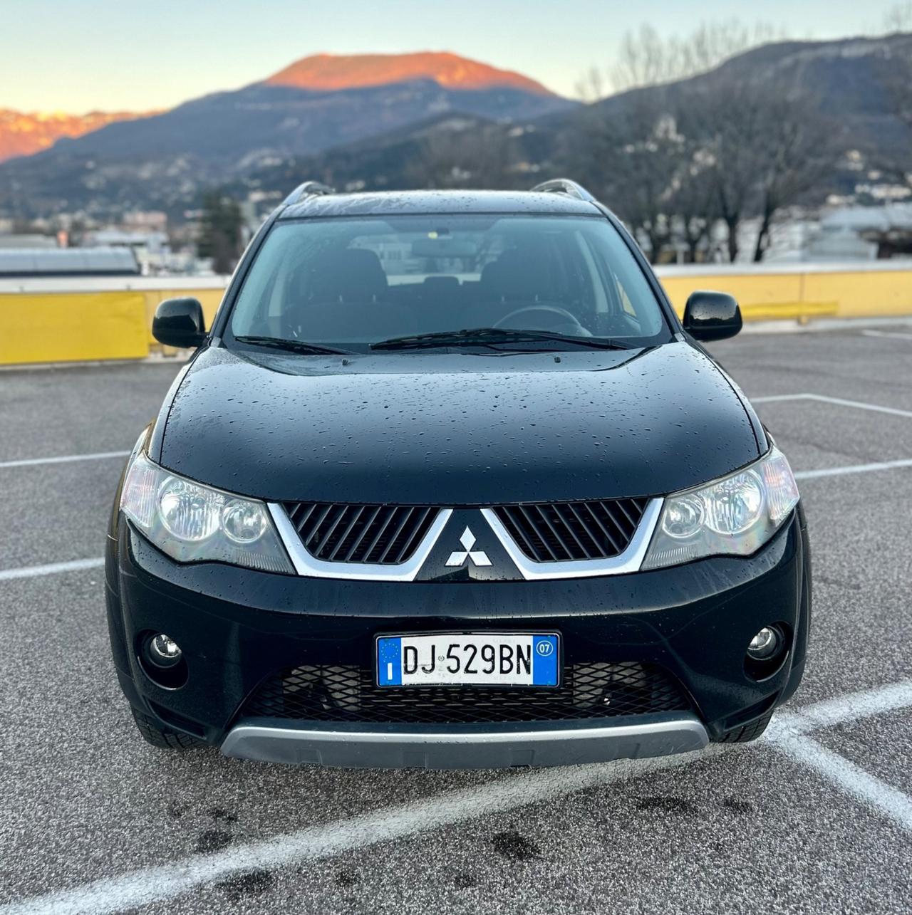 Mitsubishi Outlander 2.0 DI-D Instyle 7 POSTI