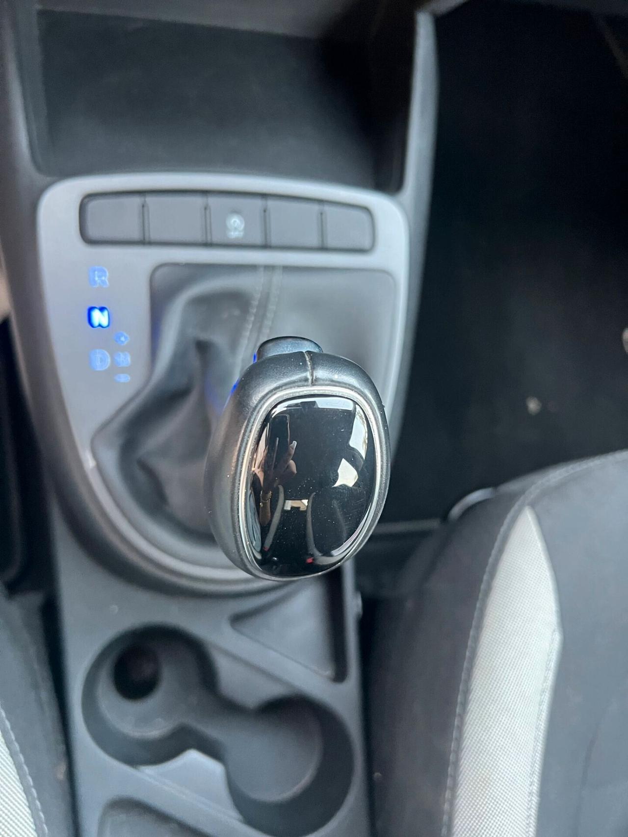 Hyundai i10 1.0 MPI AT Prime,CAMBIO AUTOMATICO