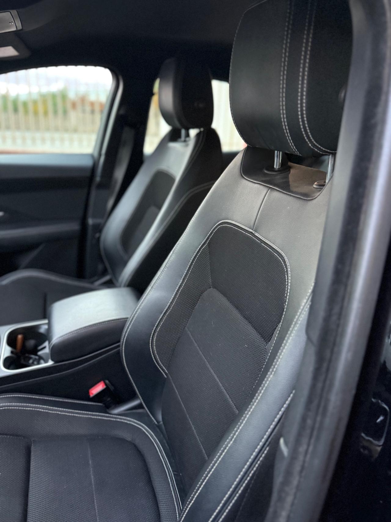 Jaguar E-Pace 2.0D 180 CV AWD R-Dynamic