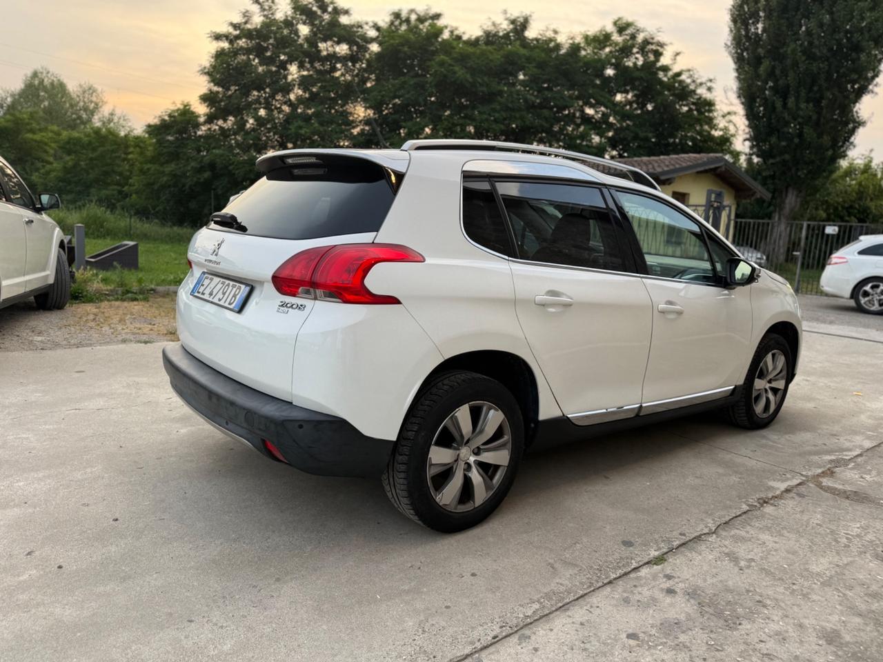 Peugeot 2008 BlueHDi 100 S&S Allure
