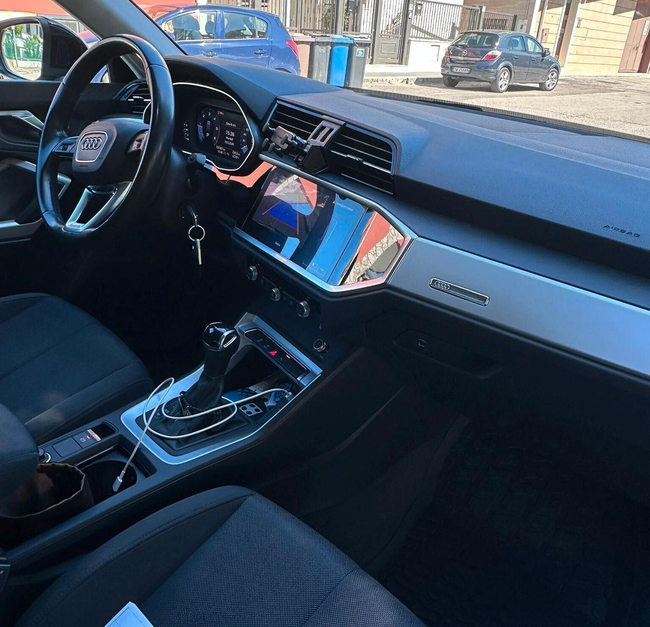 Audi Q3 35 TDI S tronic line edition -PARI AL NUOVO-