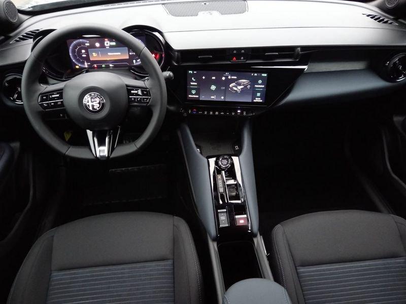 Alfa Romeo Junior Junior 156 CV BEV