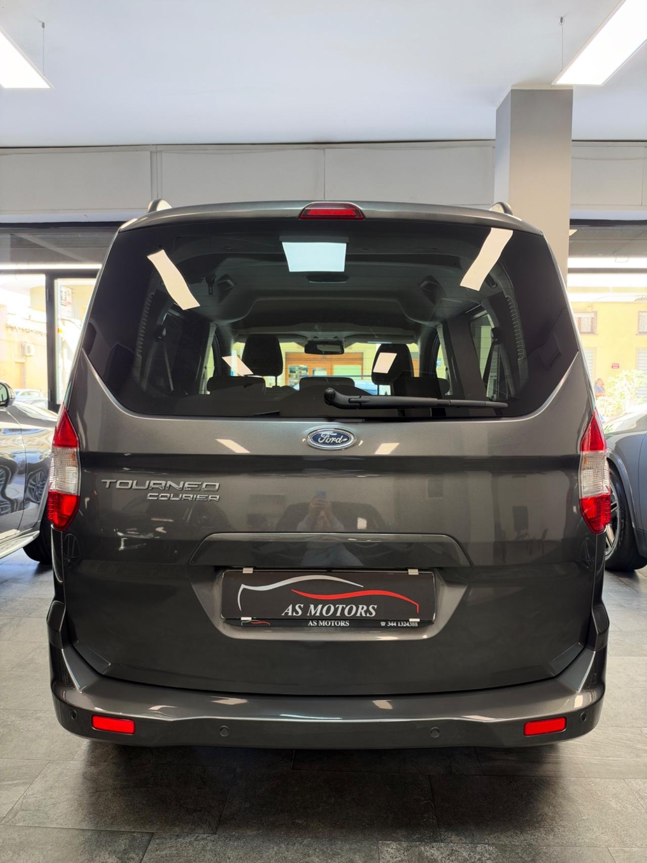 Ford Tourneo Courier 1.5 TDCI 95 CV Titanium