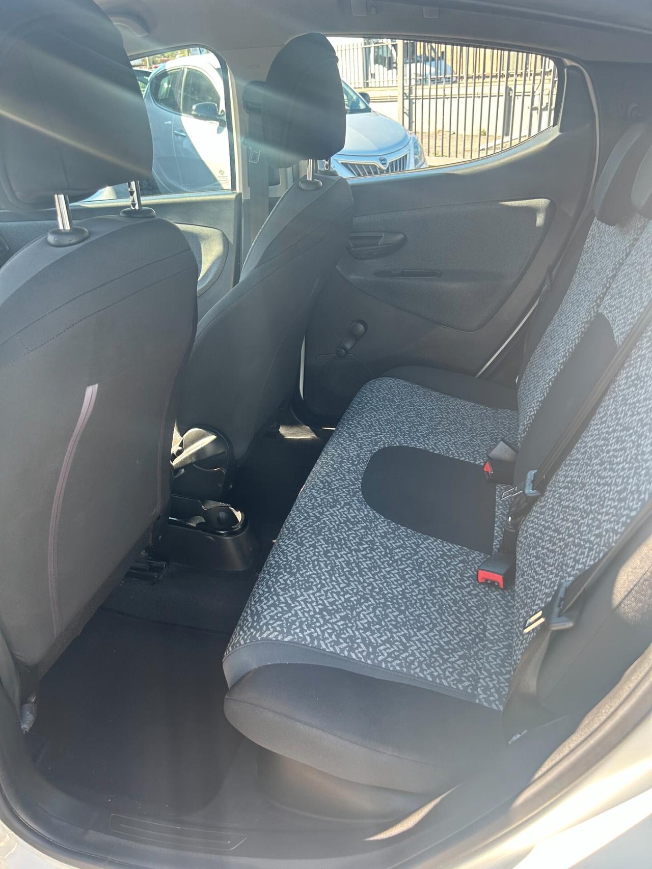 Lancia Ypsilon 1.2 69 CV 5 porte S&S Platinum