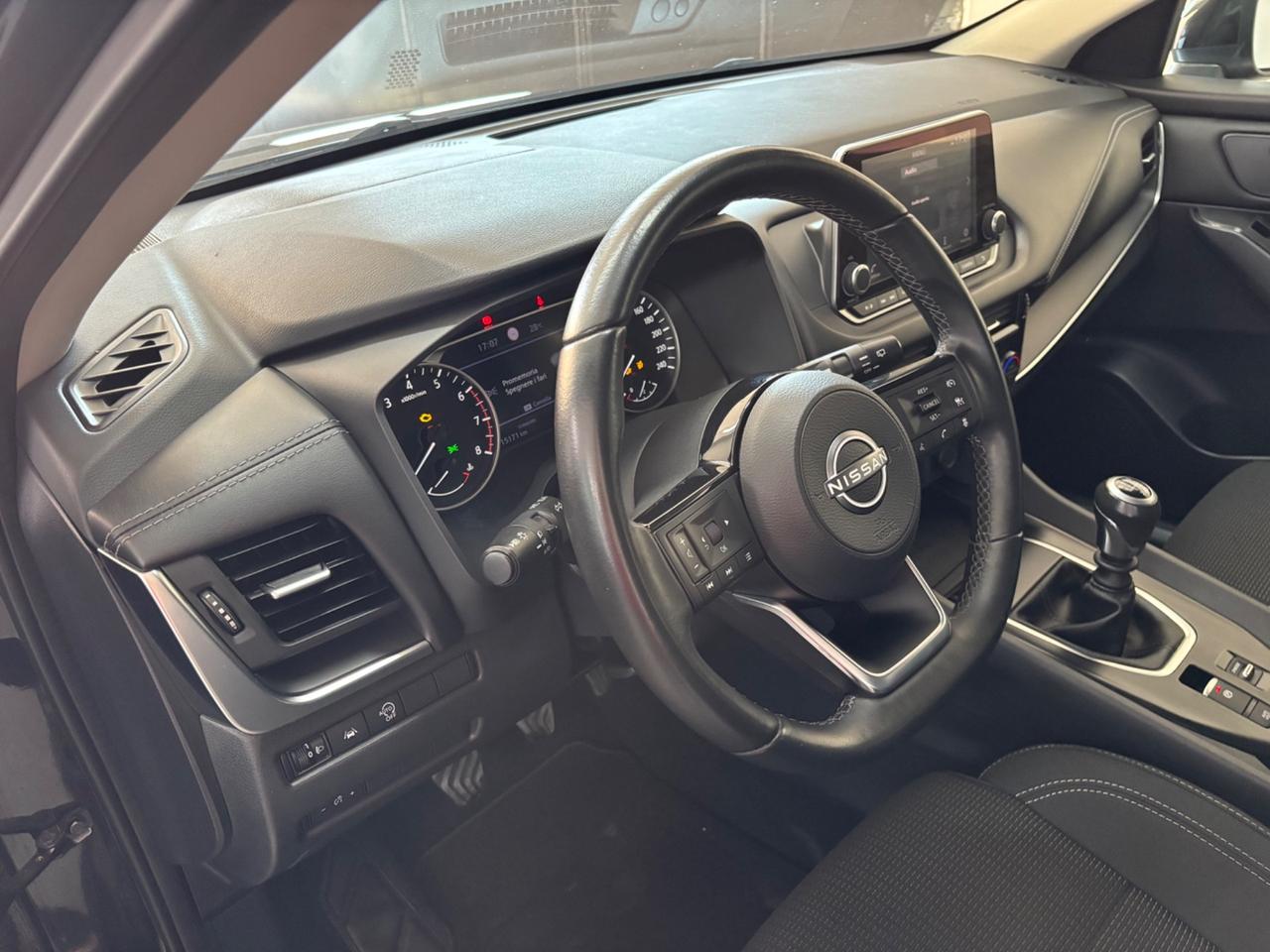 Nissan Qashqai MHEV 140 CV Business