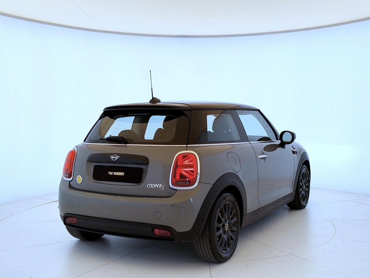 Mini Full Electric Cooper SE Classic - NEOPATENTATI