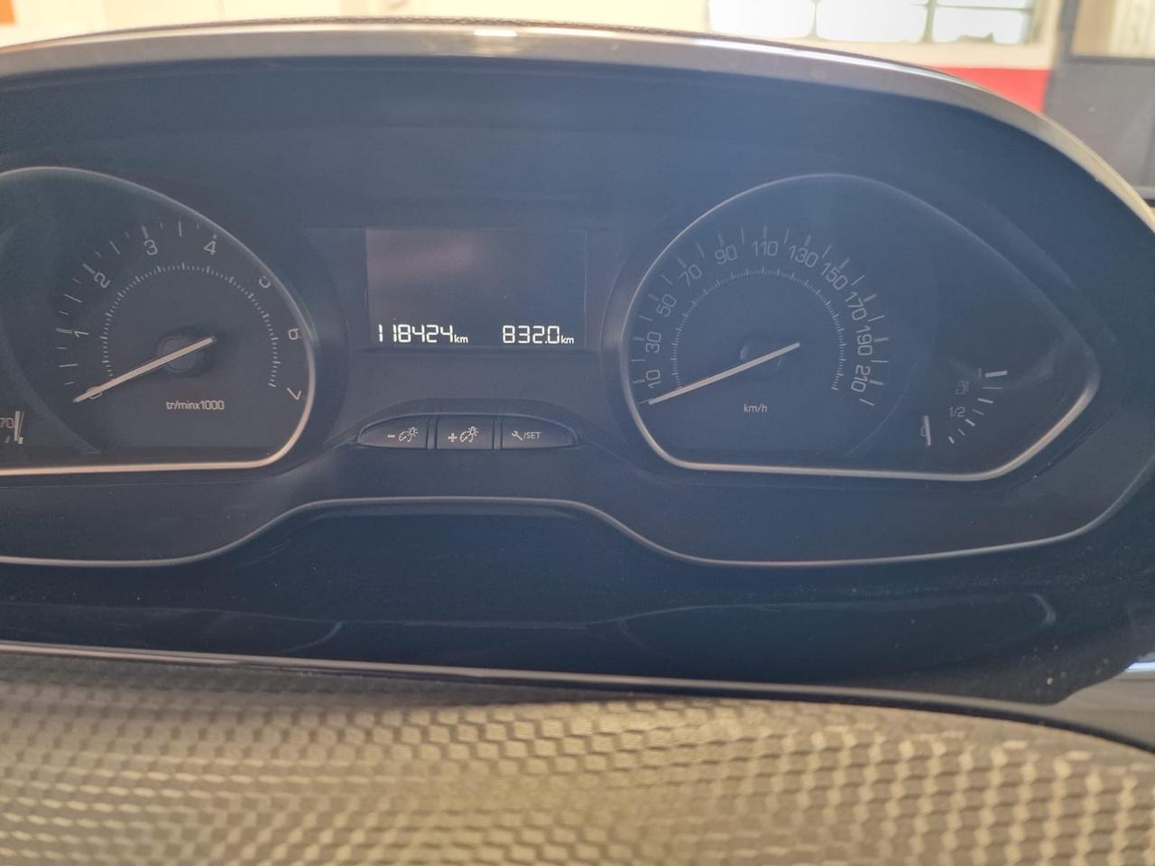 Peugeot 208 PureTech 82 Stop&Start 5 porte Signature