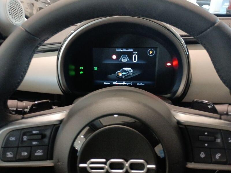 FIAT 600 1.2 Hybrid 110cv La Prima II