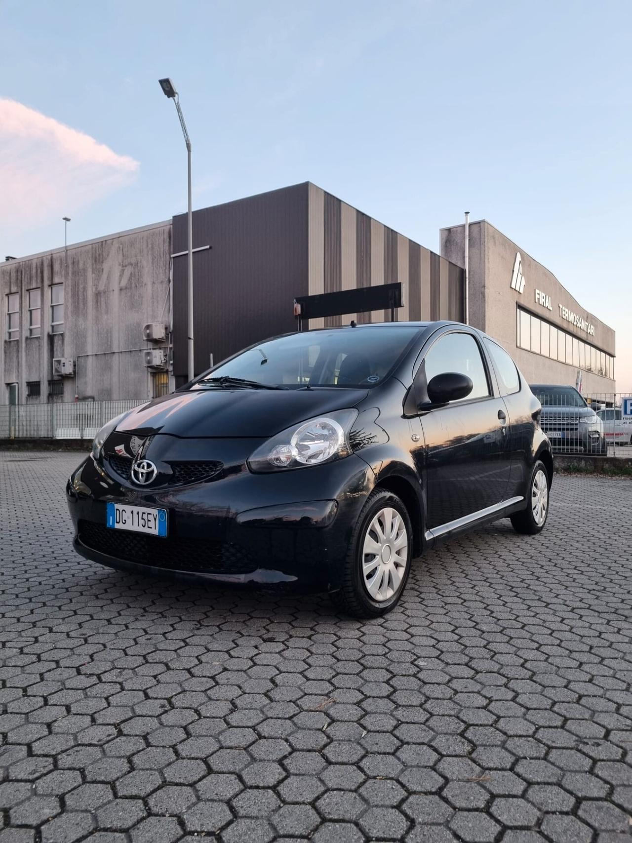 Toyota Aygo 1.0 12V VVT-i 3 porte Sol