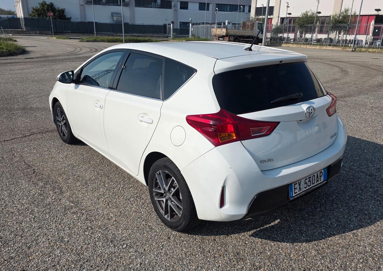 Toyota Auris 1.4 D-4D Lounge