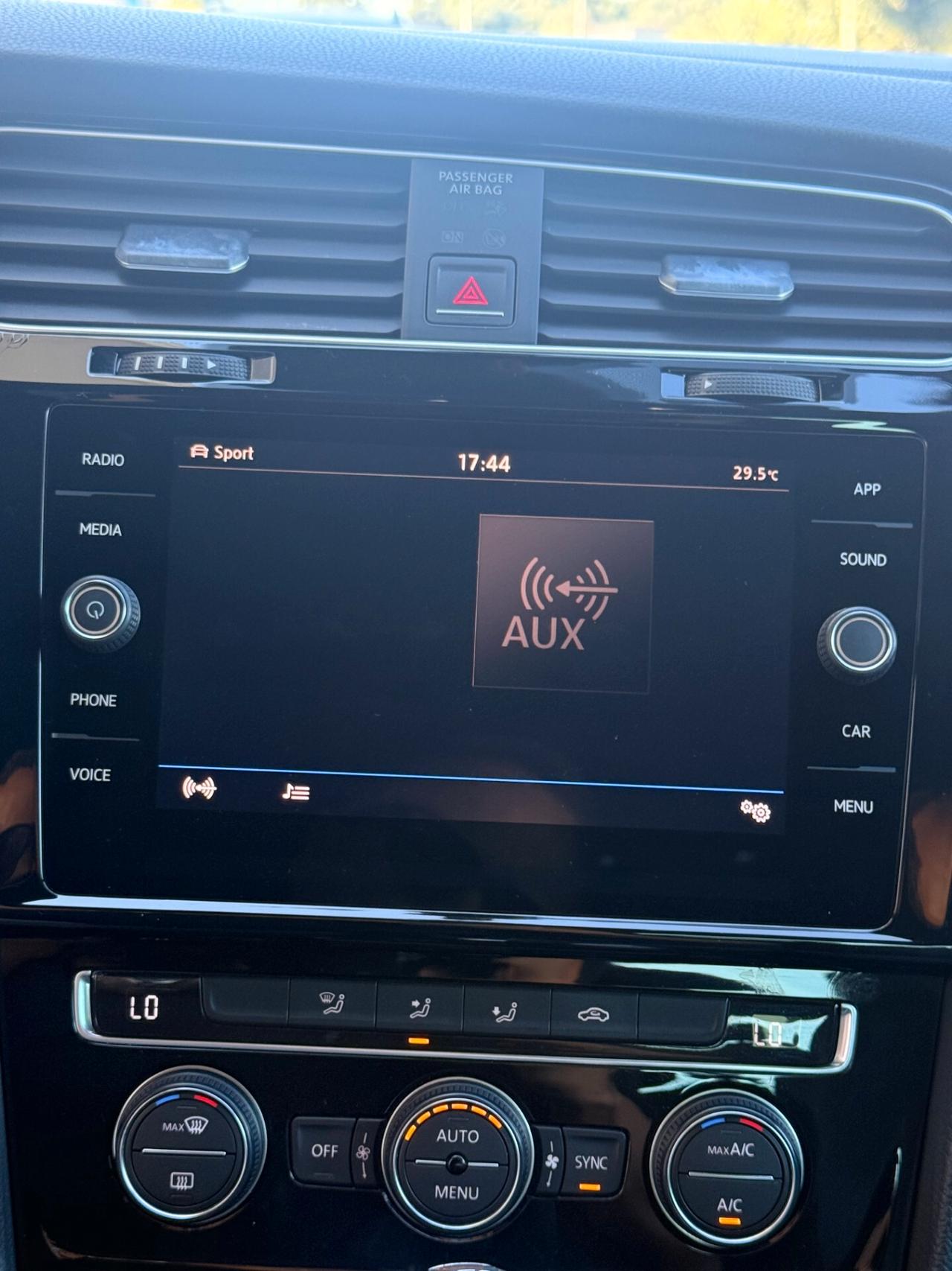 Volkswagen Golf 5p 1.6 tdi Highline 110cv dsg. R-LINE ,APPLE CARPLAY,ANDROID AUTO,BLUETOOTH,NAVI,FARI LED