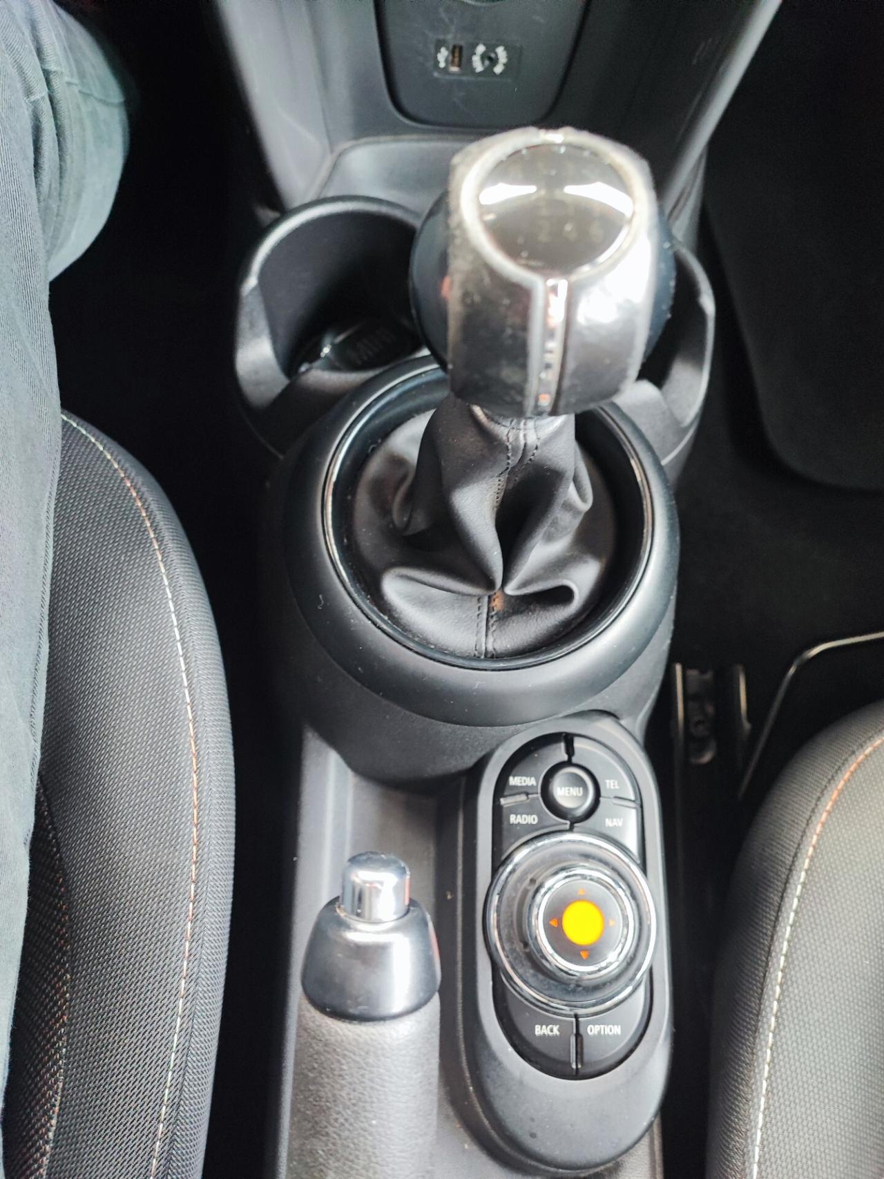 Mini 1.5 Cooper D Business XL 5 porte