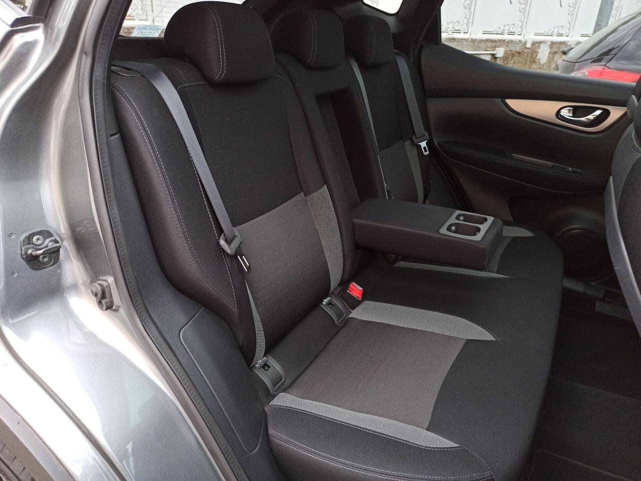 Nissan Qashqai 1.5 dCi 110 cv N-Connecta Tetto Panoramico