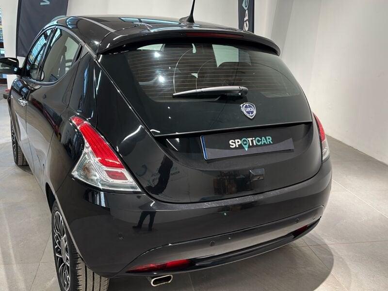 Lancia Ypsilon Ypsilon 1.0 FireFly 5 porte Hybrid Platino