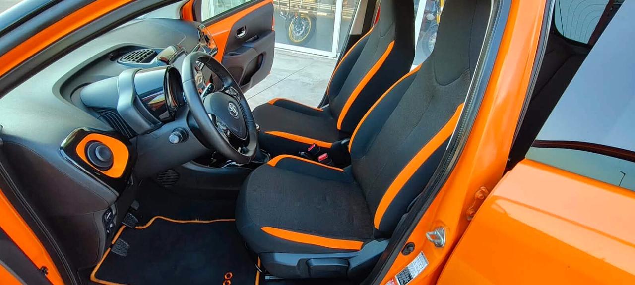 Toyota Aygo 1.0 72 CV x-wave orange KM 27000